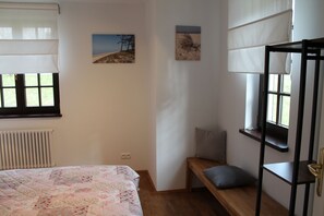5 Schlafzimmer, Bügeleisen/Bügelbrett, Reisekinderbett, kostenloses WLAN