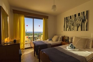 5 chambres, fer et planche Ă repasser, accĂšs Internet, draps fournis