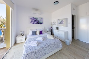 5 chambres, fer et planche à repasser, Wi-Fi, draps fournis