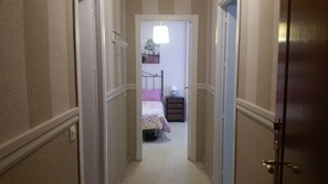 2 habitaciones, escritorio, wifi y ropa de cama