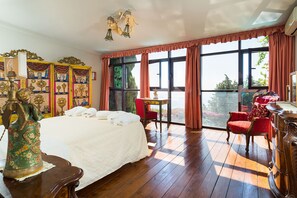 5 Schlafzimmer, Bügeleisen/Bügelbrett, kostenloses WLAN, Bettwäsche