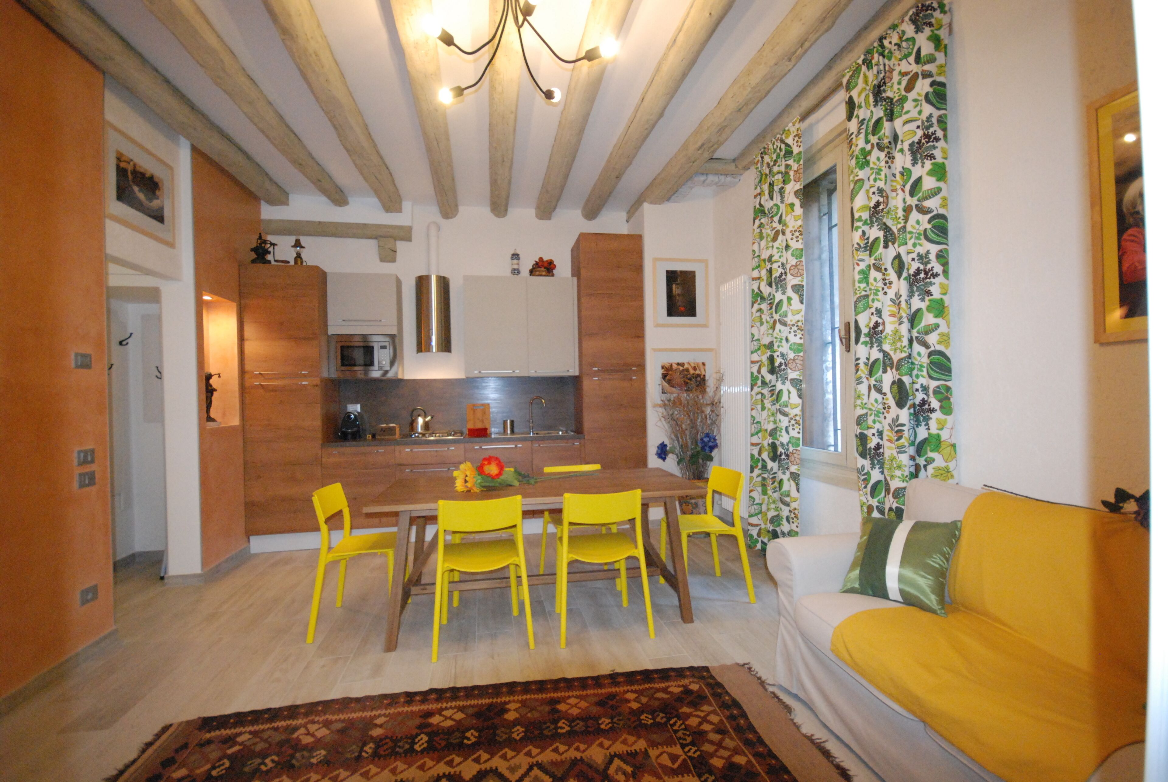 BIG APARTMENT WITH A PRIVATE COURTYARD