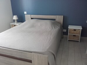 4 dormitorios, tabla de planchar con plancha, wifi gratis