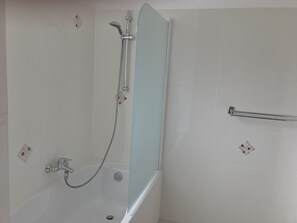 Badewanne, Haartrockner