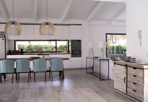 Casa Santa Mónica. Designer beach house, 500m to sea