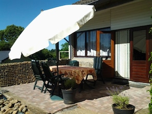 Outdoor dining - 8-person villa Les Levriers Ardennes - 2600m garden - panoramic view (Manhay)