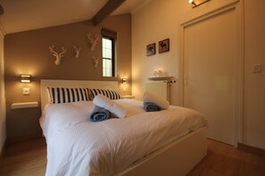 4 bedrooms, WiFi - 8-person villa Les Levriers Ardennes - 2600m garden - panoramic view (Manhay)