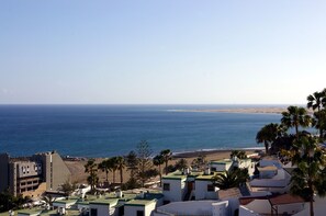 Een buitenzwembad, een verwarmd zwembad