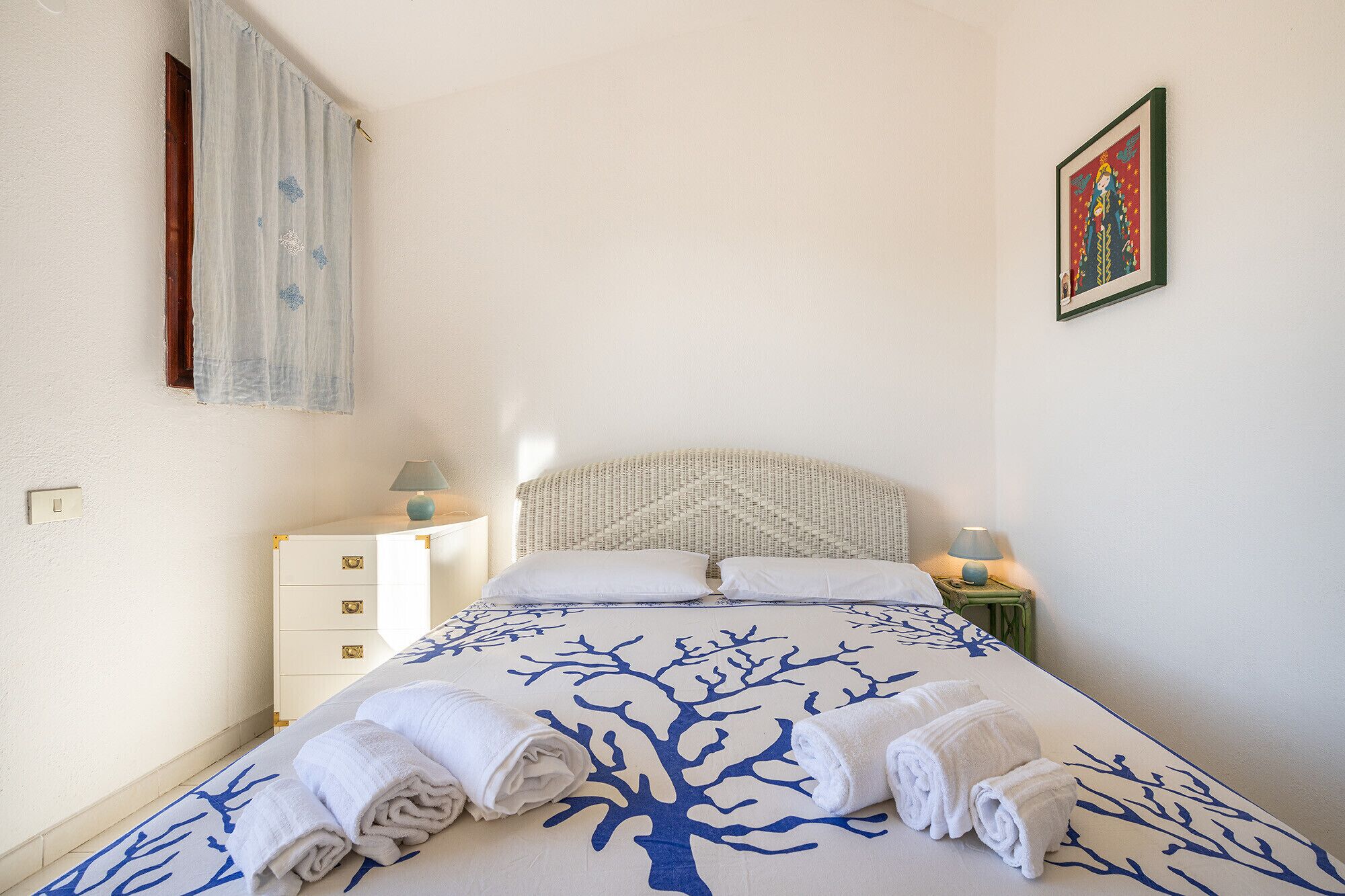 4 bedrooms, iron/ironing board, free WiFi, bed sheets
