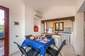 Dining - VILLA CRISTINA (Villasimius)