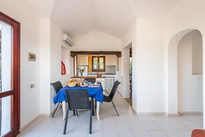 Dining - VILLA CRISTINA (Villasimius)