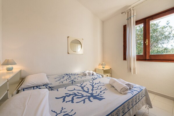 4 chambres, fer et planche à repasser, Wi-Fi gratuit, draps fournis
