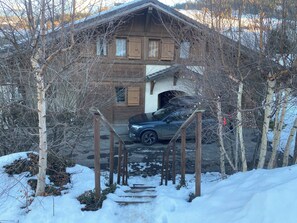 Exterior - Huge Chalet in Combloux, sleeps up to 14, 5mins access to huge Evasion ski area. (Combloux)