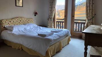 5 Schlafzimmer, Bügeleisen/Bügelbrett, Reisekinderbett, kostenloses WLAN