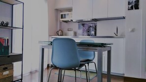 Dining - The Heart of Seville. Cozy studio apartment in downtown Setas area - Wifi. (Sevilla)