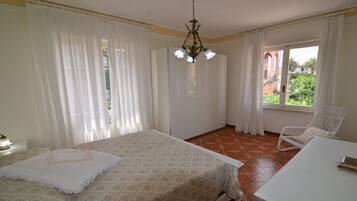 2 Schlafzimmer, BĂŒgeleisen/BĂŒgelbrett, kostenloses WLAN, BettwĂ€sche