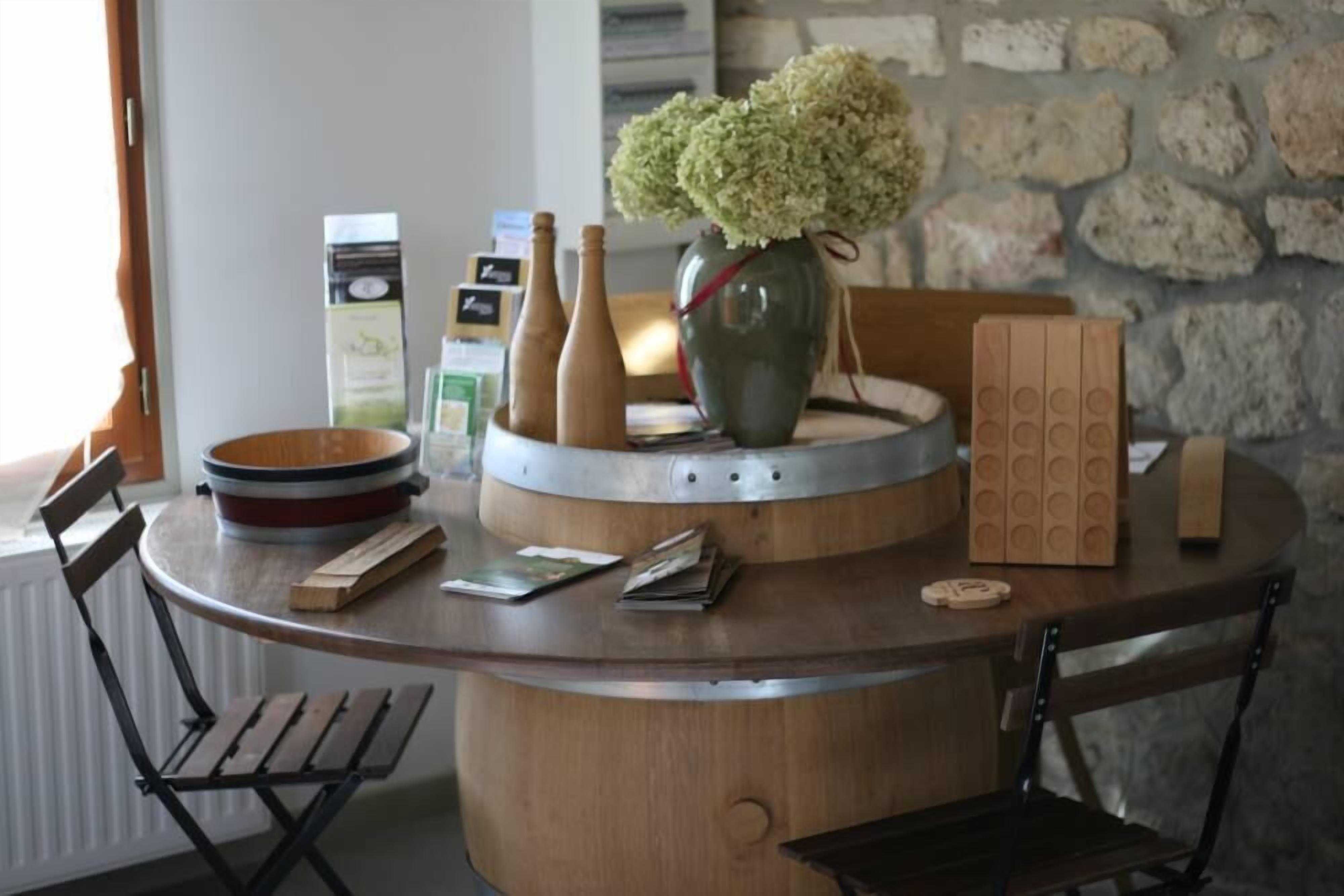 Cauroy Les Hermonville: Spacious cottage, fully renovated with style decoration. All mod cons.