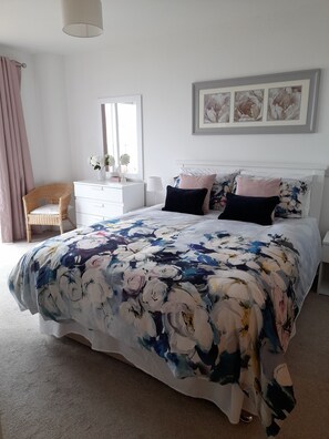 2 Schlafzimmer, Bügeleisen/Bügelbrett, Reisekinderbett, kostenloses WLAN