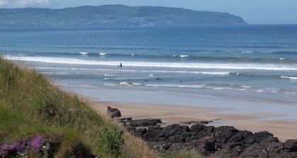 Sea front Apartment In Castlerock, With Stunning Panoramic Views