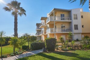 Exterior - AL 1957 1-bedr. apartment in gated community with swimming pool.  (Alvor)