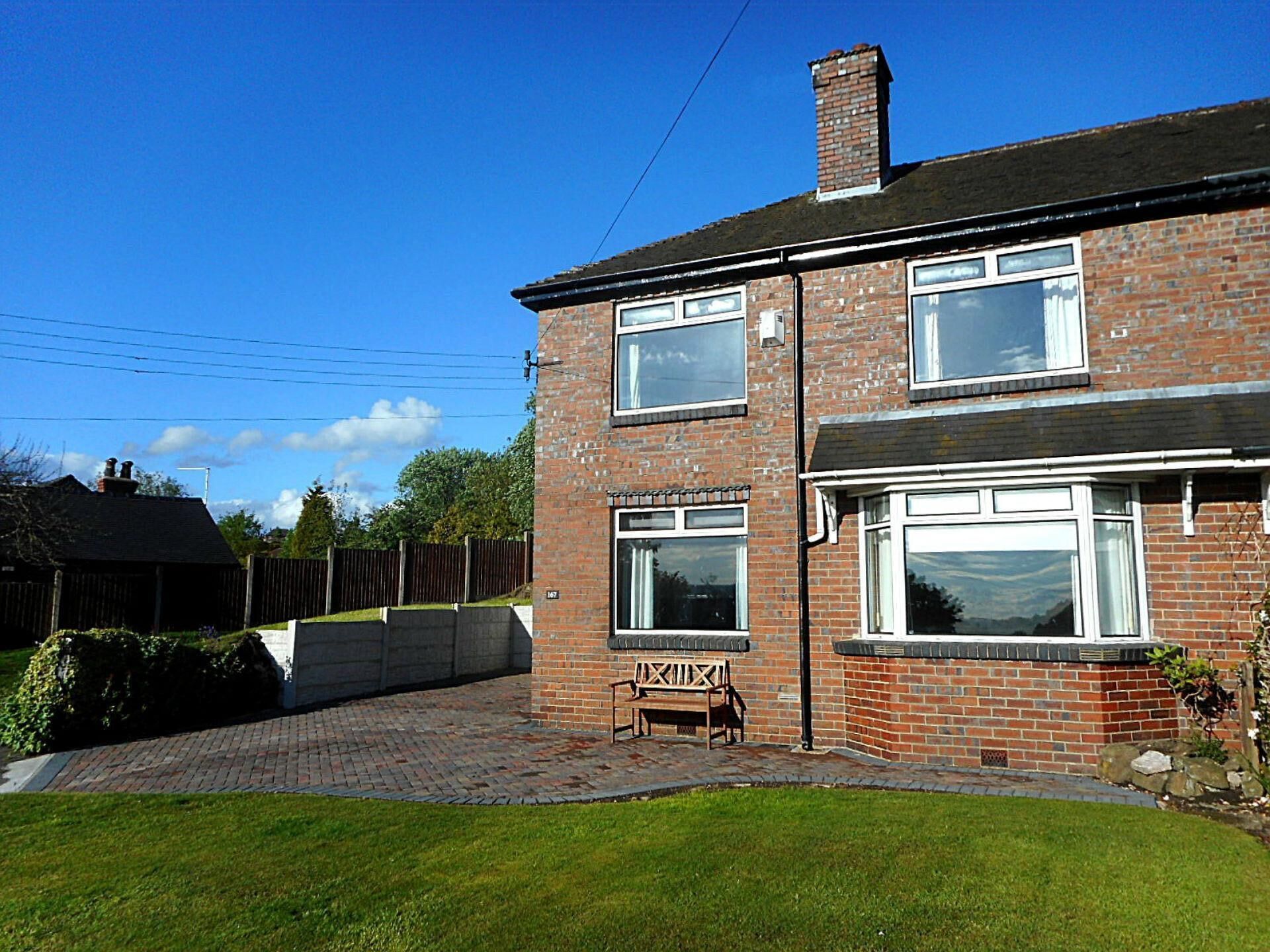 SUNSET VIEW, Comfortable spacious house in the beautiful County of Staffordshire