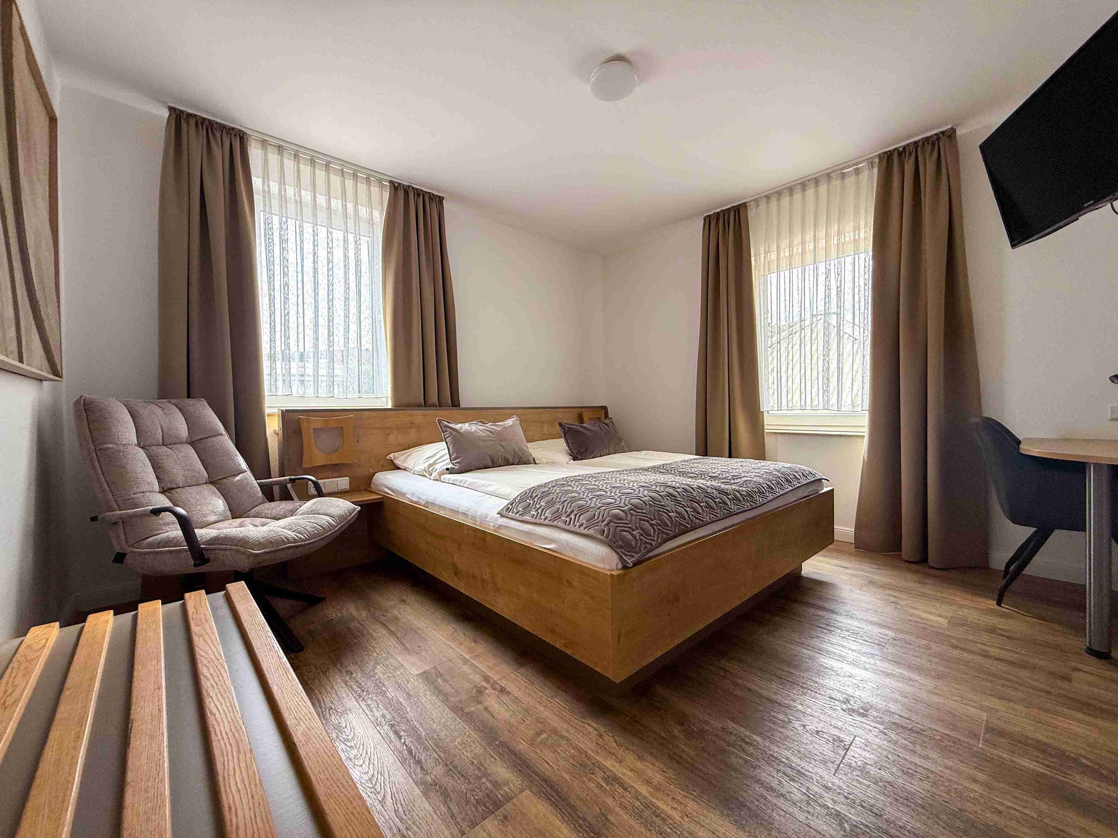 Doppia Classic | Una scrivania, postazione laptop, insonorizzazione, Wi-Fi gratuito