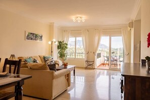 Smart TV, DVD player, stereo - Peaceful La Cala Retreat Mountains Pool Golf Beach (Mijas)