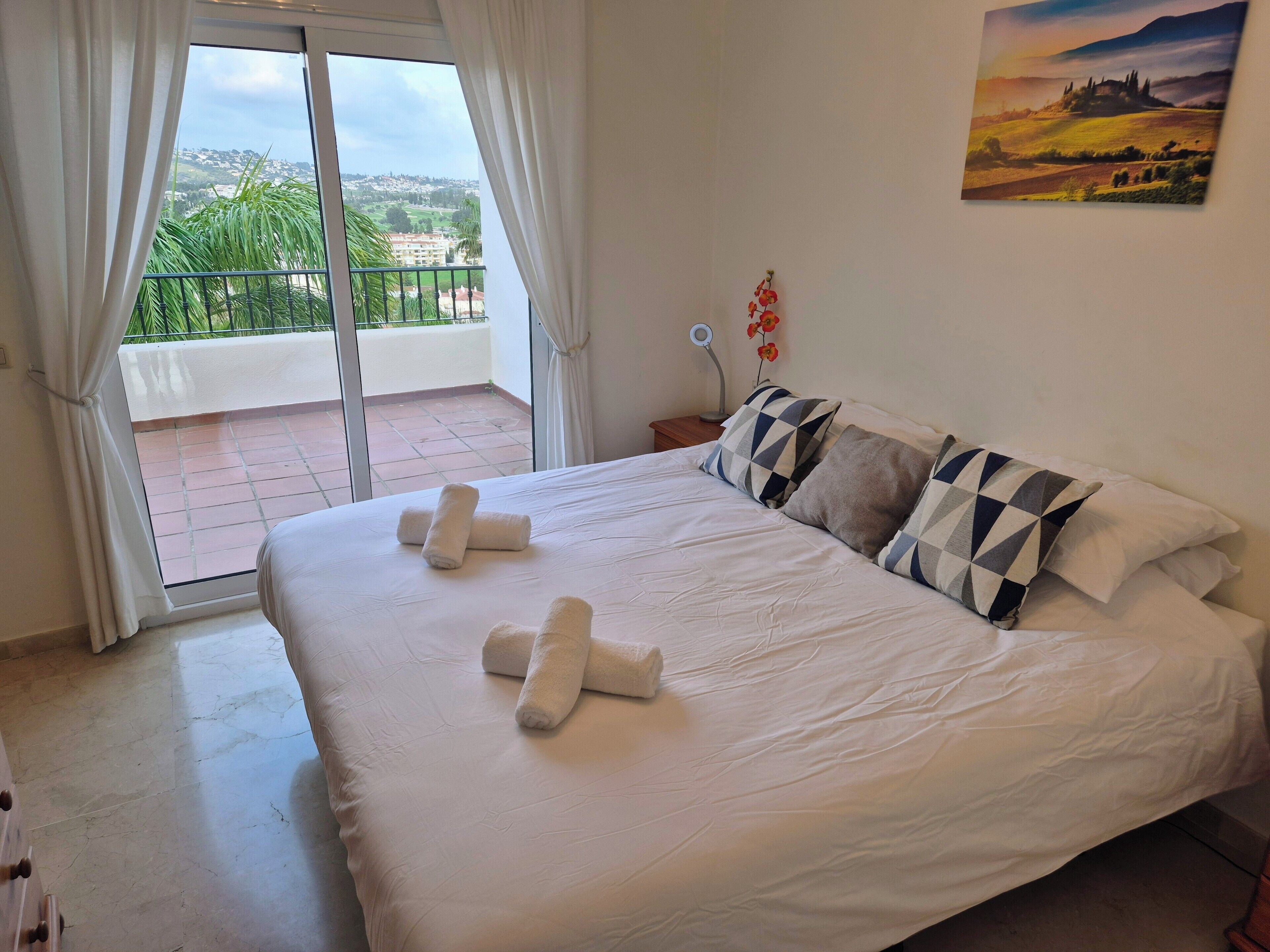 2 Schlafzimmer, Schreibtisch, Bügeleisen/Bügelbrett, Reisekinderbett