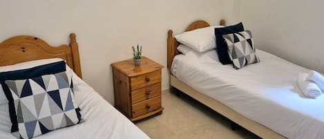 2 bedrooms, in-room safe, desk, iron/ironing board
