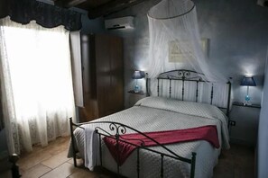 3 chambres, fer et planche à repasser, lit parapluie, Wi-Fi gratuit