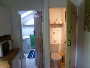 淋浴设施、毛巾