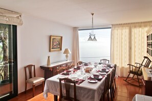 Dining - Casa da Manta Fajã da Ovelha (Fajã da Ovelha)
