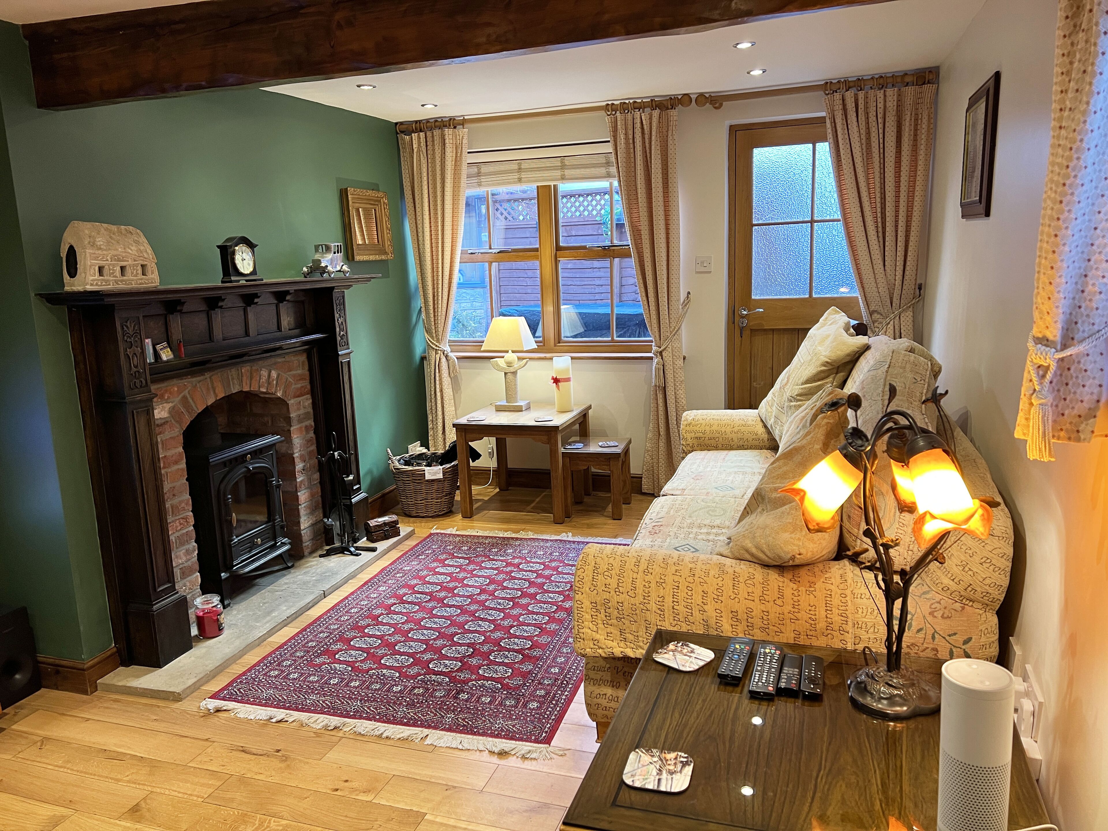 Gulls Cry Cottage 17th Century Detached Cottage 2min's from Harbour Side