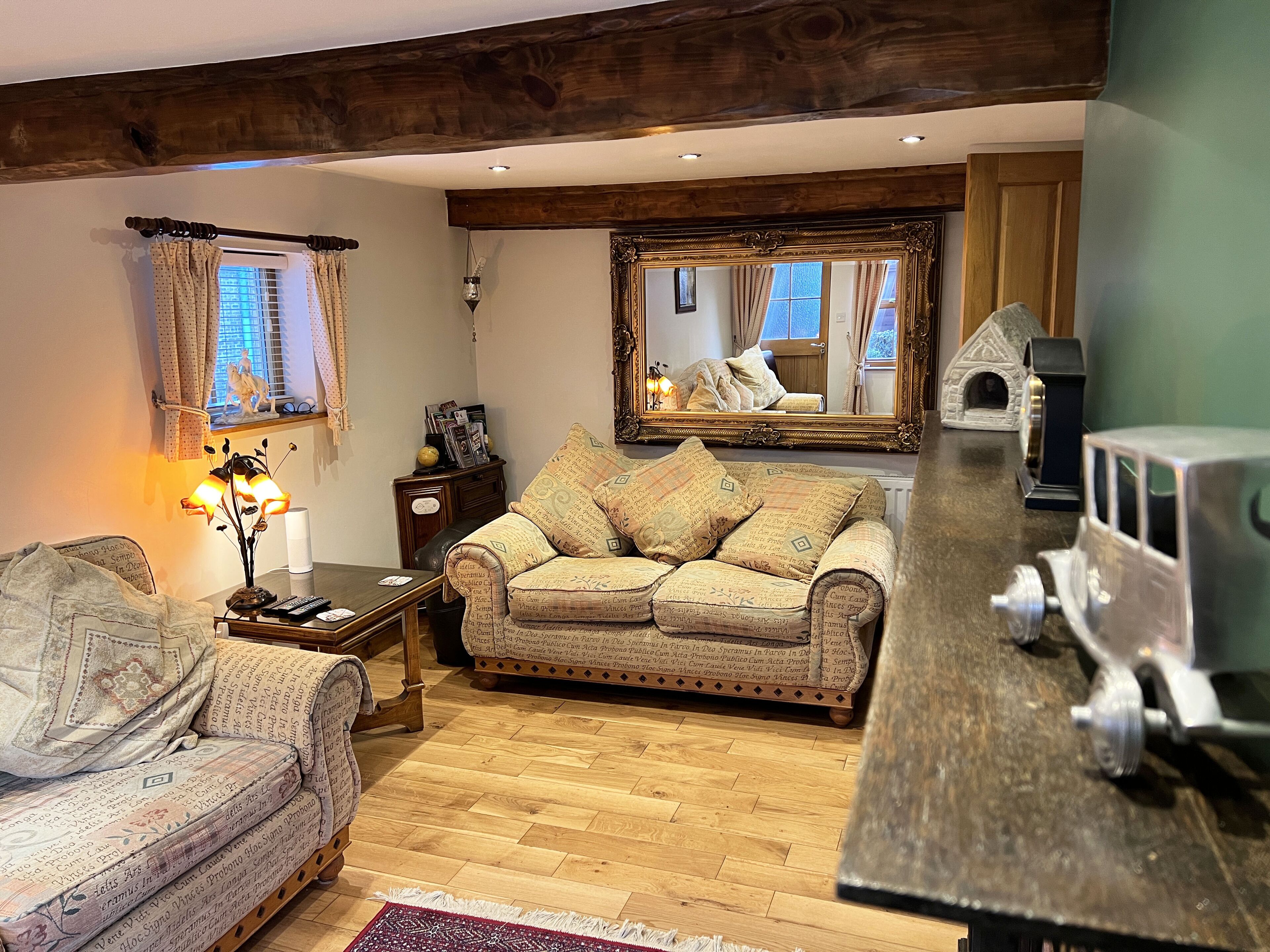 Gulls Cry Cottage 17th Century Detached Cottage 2min's from Harbour Side