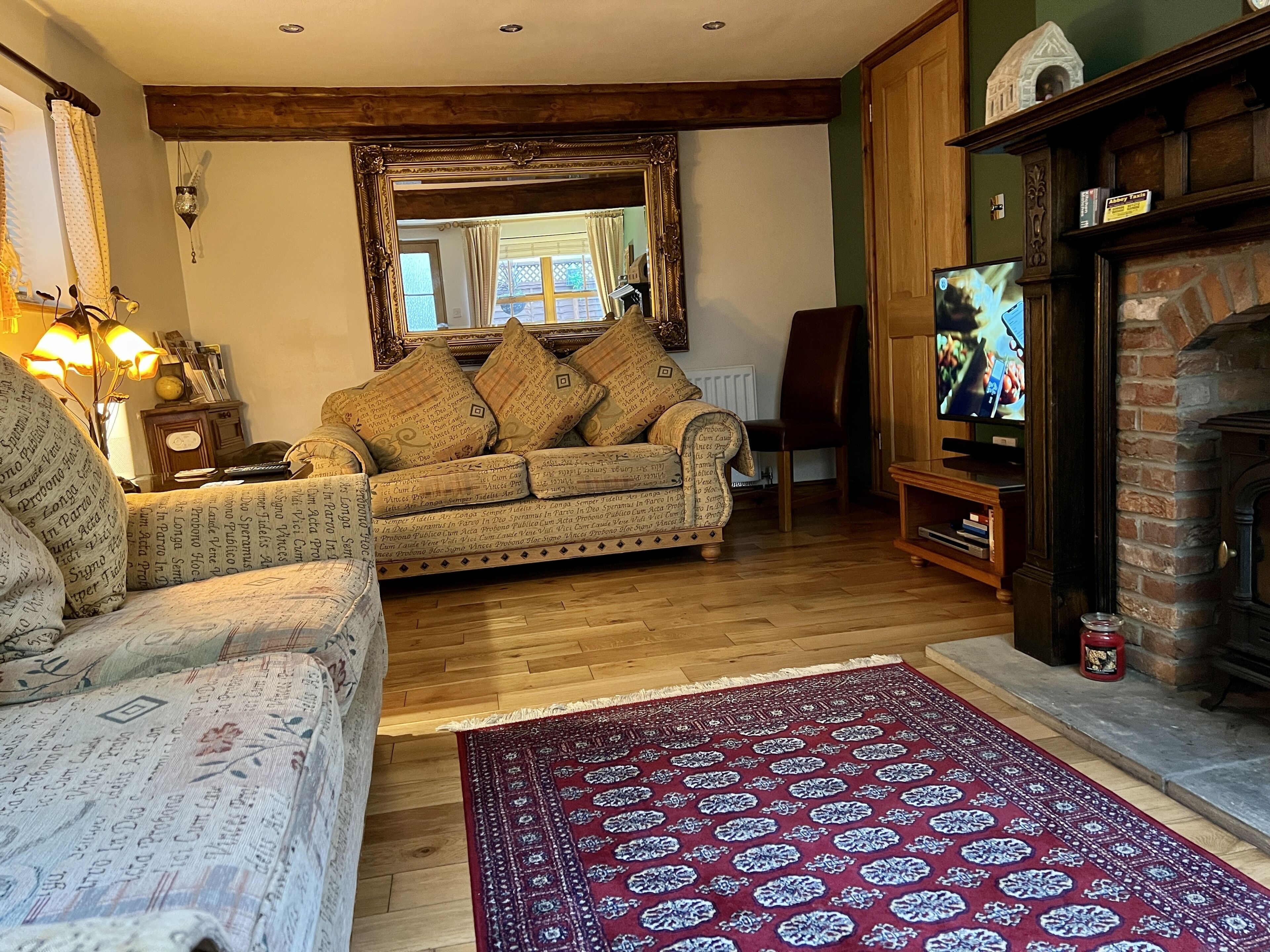 Gulls Cry Cottage 17th Century Detached Cottage 2min's from Harbour Side