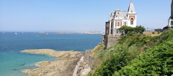 LES AGAPANTHES MEILLAC - chaleureuse maison au coeur de la Bretagne Romantique