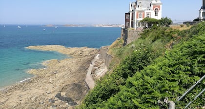 LES AGAPANTHES MEILLAC - chaleureuse maison au coeur de la Bretagne Romantique