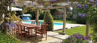 プリティハーバーサイドビレッジの中心にある豪華で広々とした家族の家