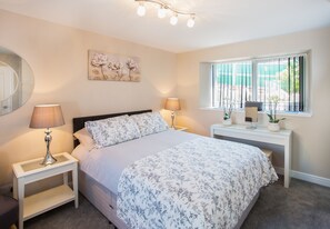 3 bedrooms, Internet - Traditional stone built cottage, beautifully renovated,uninterrupted Sea view (North Kessock)