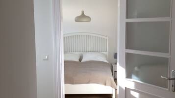 1 Schlafzimmer, Reisekinderbett, kostenloses WLAN, Bettwäsche