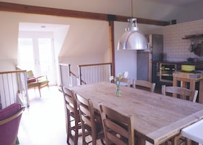 Dining - Contemporary barn  in the East Devon countryside, close to the coast. (Colyton)