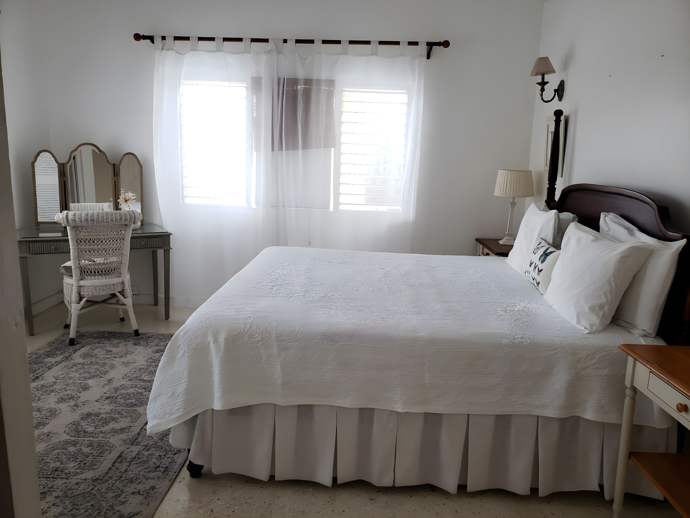 4 bedrooms, iron/ironing board, free WiFi, bed sheets