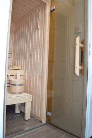 Sauna - Pure relaxation in a romantic thatched cottage (Glowe)