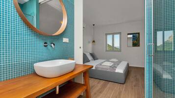 2 bedrooms, iron/ironing board, travel crib, WiFi