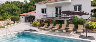 Holiday home with pool&terrace, gazebo,BBQ