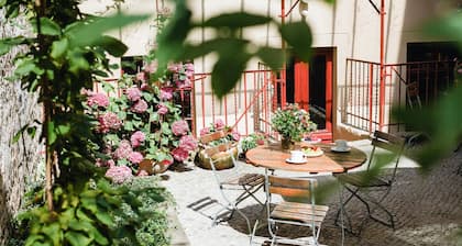 Vier eigenständige, stilvolle App., großer Gemeinschaftsraum zum Kochen, Speisen