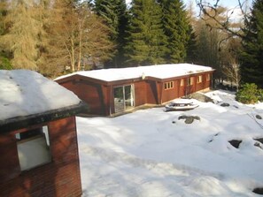 Exterior - 3-bedroom log house set in woodland in the heart of Highland Perthshire (Kirkmichael, Perth and Kinross)