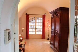 Interior - Le Grau D Agde: To live with you family and your friends (Agde)