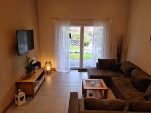 TV, stereo - Beautiful property, vacation home, own sauna, edge of the forest, quiet location (Frankenberg (Eder))