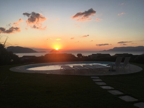 Villa Madre, detached villa with private pool and spectacular sea views  